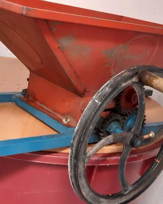 Pigiatrice con Tramoggia a Barella