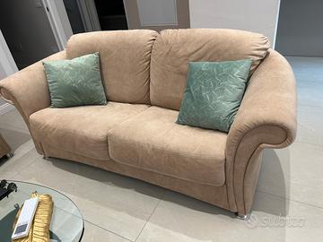 Divani, due divani beige