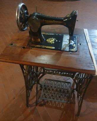 macchina da cucire Singer del 1908 antica