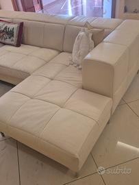 Splendido divano color crema