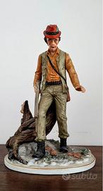 SCULTURA CAPODIMONTE CACCIATORE IN PORCELLANA