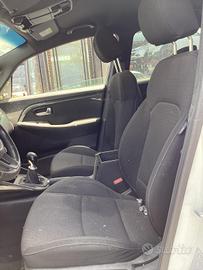 KIA CARENS TAPPEZZERIA COMPLETA DI PANNELLI