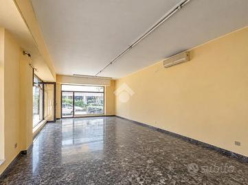 NEGOZIO A GIULIANOVA