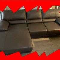 Divano similpelle a 3 posti con chaise-longue