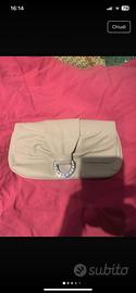 Borsa pochette strass e catenella beige