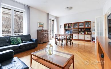 QUADRILOCALE AMPIO E LUMINOSO IN ZONA ISOLA