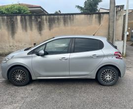 Peugeot 208 - 2014