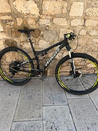 Bicicletta specialized epic expert carbon
