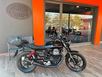 Moto Guzzi V7 STONE SPECIAL EDITION