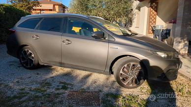 TOYOTA Auris Touring Sports 1.8 Hybrid Active
