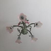 Lampadario e lampade da comò.