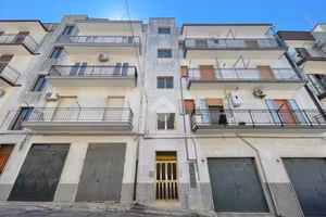 4 LOCALI A CEGLIE MESSAPICA
