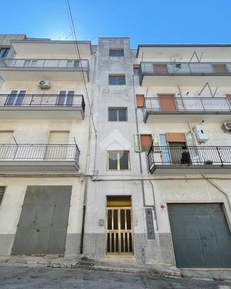 4 LOCALI A CEGLIE MESSAPICA