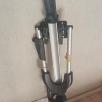 Portabici in alluminio con staffa.