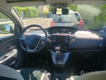 Lancia y per inizio uso auto aziendale