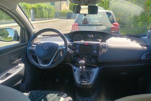 Lancia y per inizio uso auto aziendale