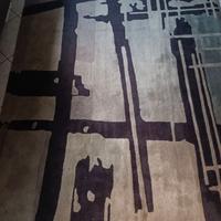 Tappeto shaggy motivo astratto