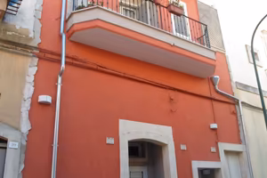 Fabbricato bifamiliare a p.t. e p.1
