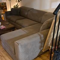 Divano letto a L + Scompartimento - Marca Samoa.