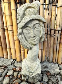 Pietra scolpita datata