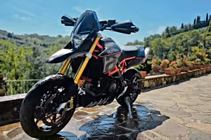 Aprilia dorsoduro 900
