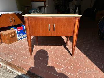 Comodini anni 50