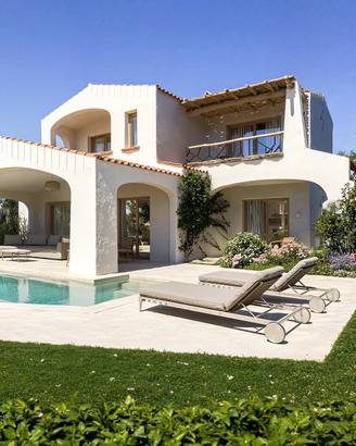Esclusiva villa con piscina vista mare
