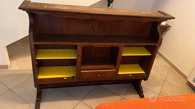 Credenza da parete in legno massiccio color noce