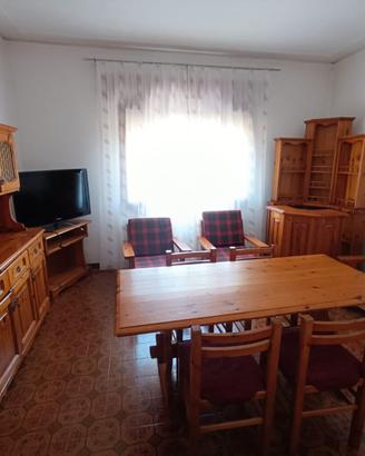Arredamento completo stile montano pino massello