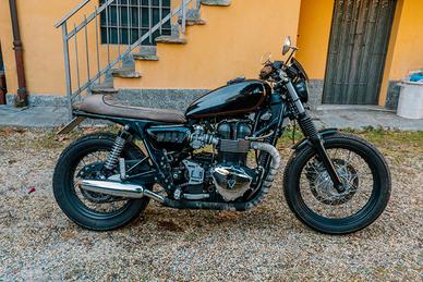 Triumph Bonnevile T100 - Custom Cafè Racer