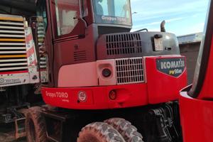 ESCAVATORE GOMMATO KOMATSU