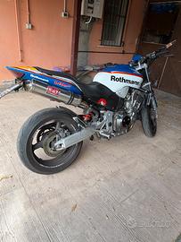 Honda hornet 900