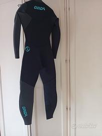 Muta subacquea o surfisti seminuova