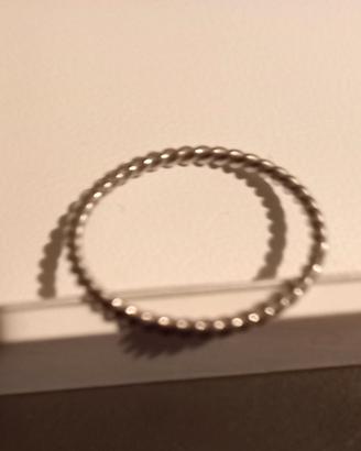 2 anellini e 1 collana ragazza