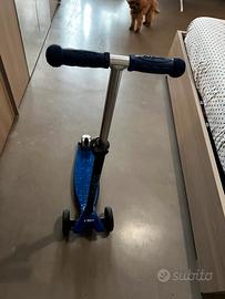 Monopattino micro modello maxi