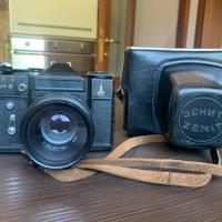 Macchina fotografica 35mm Zenith-E vintage.