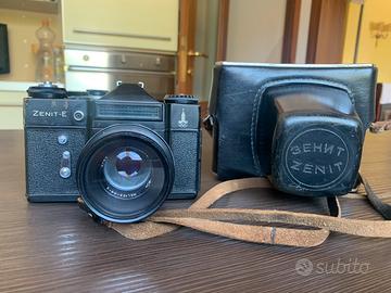 Macchina fotografica 35mm Zenith-E vintage.