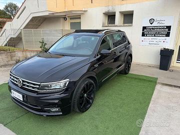 VOLKSWAGEN - Tiguan - 2.0 TDI DSG 4M. Adv. R-Line