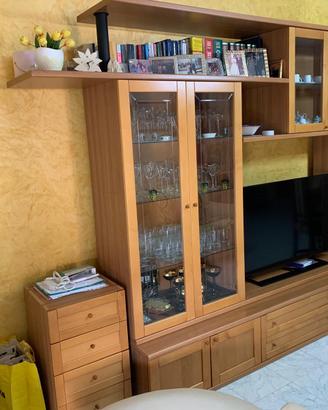 Parete attrezzata in rovere+ lampadario e piantana