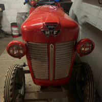 Trattore d'epoca Massey Ferguson