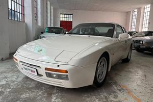 Porsche 944 Turbo cat