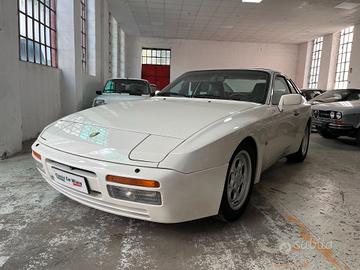 Porsche 944 Turbo cat