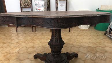 tavolo con intarsi vecchio