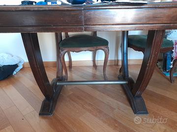 Tavolo in noce art deco francese 1920