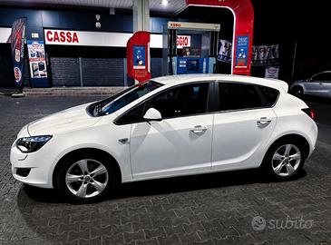 Opel Astra 2.0 CDTI cosmo