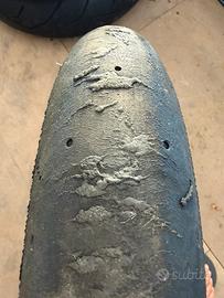 Gomme moto