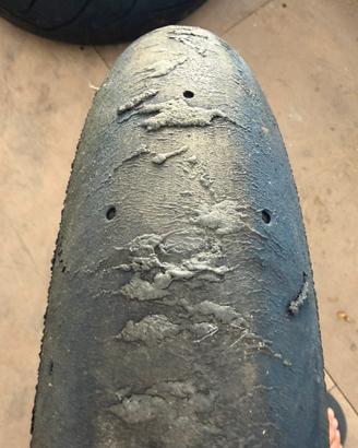 Gomme moto