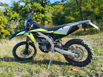 Fantic XEF 250 4T Racing Black Edition Enduro