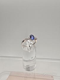 Anello Oro Bianco 18 Kt con Tanzanite e Diamanti