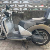 Aprilia scarabeo 200